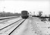 In januari 1971 staat een DEII van de NS op het besneeuwde emplacement van Workum.
Beeldmateriaal Het Utrechts Archief Nr. 151344 In Januari 1971 a diesel train unit (NS DEII) is standing in Workum.
Image from Het Utrechts Archief Nr. 151344