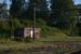 Het kleine personeelshokje aan de overkant van het emplacement van Ed, waar het spoorwegpersoneel even kan schuilen. 
Op dit terrein stond voorheen een lokloods. 
24-7-2015 20:26 A little shed for railway personnel at the other side of the yard of Ed. 
This was the side where a locomotive shed used to be.