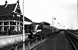 Op 19-4-1962 staat dieselstel DEII nr 83 van de NS als trein 3180 (Nijmegen Geldermalsen) in Kesteren op station Kesteren Rhenen.
Het treinstel is voorzien van een proefsnor.
Beeldmateriaal Het Utrechts Archief Nr. 160259 On 19-4-1962 the diesel railcar NS DEII nr 83 is standing in Kesteren as train 3180 from Nijmegen to Geldermalsen on the station Kesteren-Rhenen.
The railcar is 