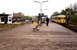 In april 1988 staat een geel grijze DEII op station Kerkrade West.  In April 1988 a yellow-gray diesel train unit (NS DEII) is standing in Kerkrade - West