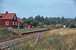 Op 31-7-1975 komt een Y7 diesel treinstel van de SJ aan in Växvik onderweg richting het noorden over de DVVJ. A diesel railcar type Y7 from the SJ arrives at Växvik  on its way north on the DVVJ.
31-7-1975.