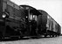 Een sik staat met goederentrein op het emplacement van Utrecht.
6-3-1956
Beeldmateriaal Het Utrechts Archief Nr. 151596 A diesel shunting engine is standing on the yard of Utrecht with a freight train.
6-3-1956
Image from Het Utrechts Archief Nr. 151596