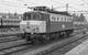 Rond 1981 staat de NS 1112 met botsneus in Utrecht te wachten op een nieuwe dienst (D-Trein richting Hengelo). In 1981 the NS 1112 is waiting for a new shift in Utrecht.