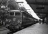 Op 26-6-1967 staat eloc 1112 van de NS langs het perron van Harderwijk tijdens het afkoppelen van de extra trein voor de 