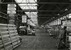 Het interieur van de Van Gend en Loos goederenloods in Leeuwarden op 21-5-1958.
Beeldmateriaal Het Utrechts Archief Nr. 168354 The interior of the goods shed from Van Gend en Loos in Leeuwarden on 21-5-1958.
Image from Het Utrechts Archief Nr. 168354