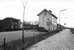 Het station van Usquert op 10-11-1970 met de losweg op de achtergrond.
Beeldmateriaal Het Utrechts Archief Nr. 150736  The station of Usquert on 10-11-1970 with the loading area in the background.
Image from Het Utrechts Archief Nr. 150736 