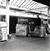 Het interieur van de Van Gend en Loos loods in Zwolle met het beladen van een goederenwagon op 19-2-1966.
Beeldmateriaal Het Utrechts Archief Nr. 166351 The interior of the goods shed of Van Gend en Loos in Zwolle with a freight wagon being (un) loaded.
19-2-1966.
Image from Het Utrechts Archief Nr. 166351