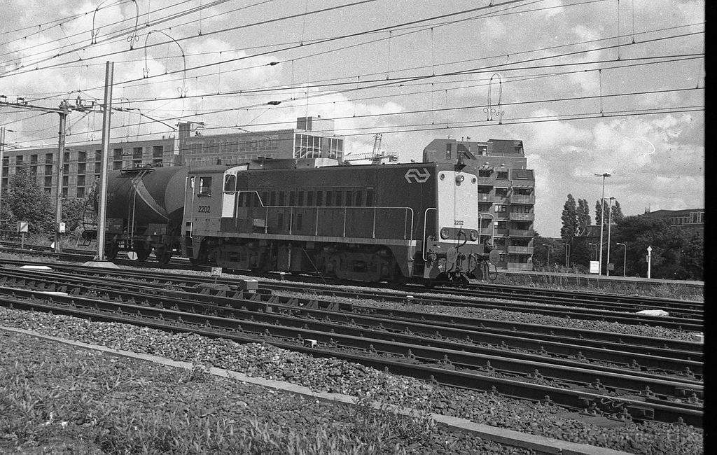 d-2202-DoorLeiden-1Tankwagon-1983.jpg