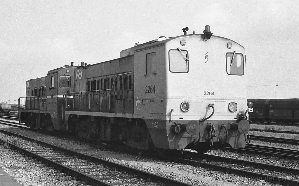 d-2264-2263-RDam-Botlek-KlaarVlgDienst-1984.jpg