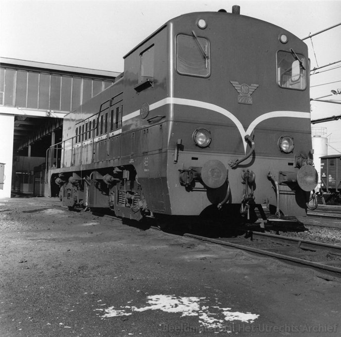 d-2278_bij_de_lijnwerkplaats_Watergraafsmeer_te_Amsterdam_1965_166582.jpg