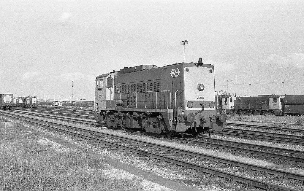 d-2294-RDam-Botlek-Wachten-Frontsein-1984.jpg