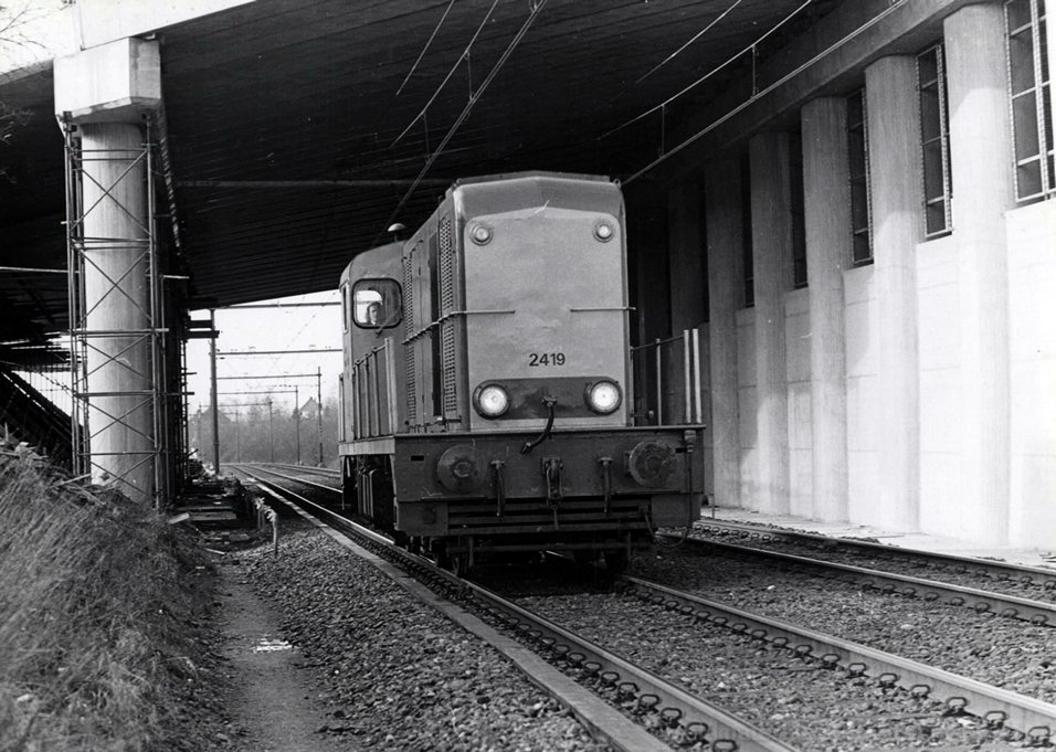 d-2419_onder_viaduct_A79_tussen_Houthem_en_Meerssen_1974_169130.jpg