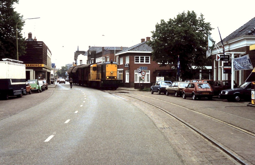 d-2431_Trein_in_Nietap_juni_1984_02.jpg