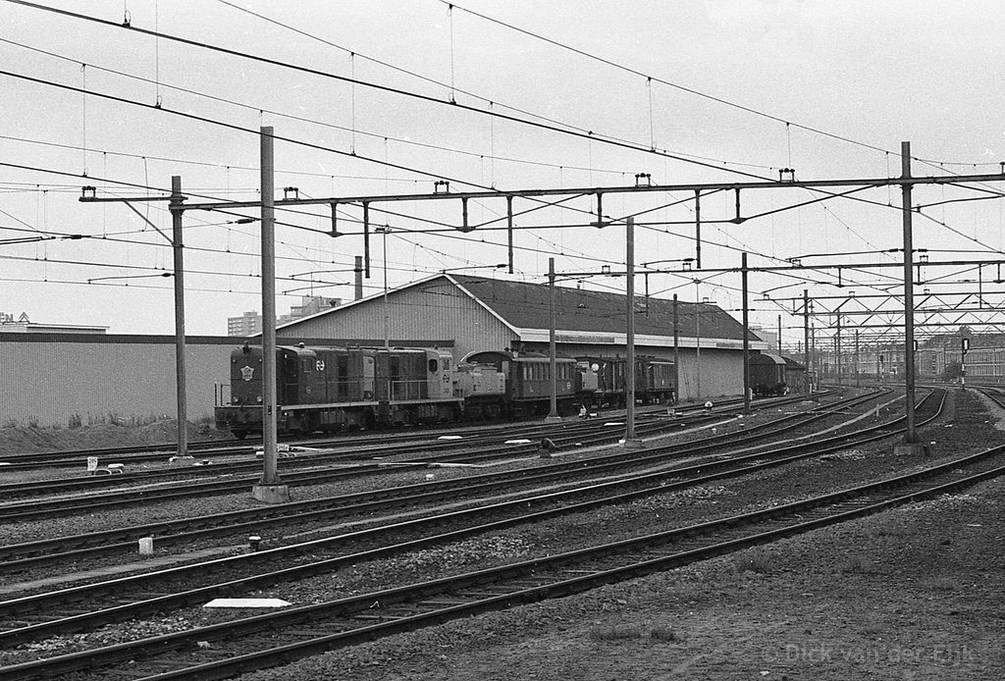 d-2444-2400-Slijptrein-Slijpagen-verblijfswagen-slijpwagen-NB.jpg