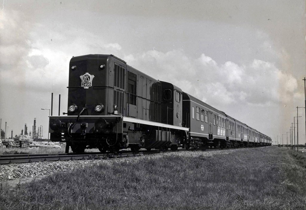 d-2498_Europoort_Rotterdam_extra_trein_Chemische_Kring_05-09-1968_168842.jpg