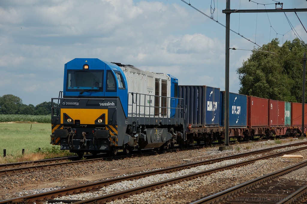 d-G2000_container_Tilburg_barge_2009-07-15_01.jpg