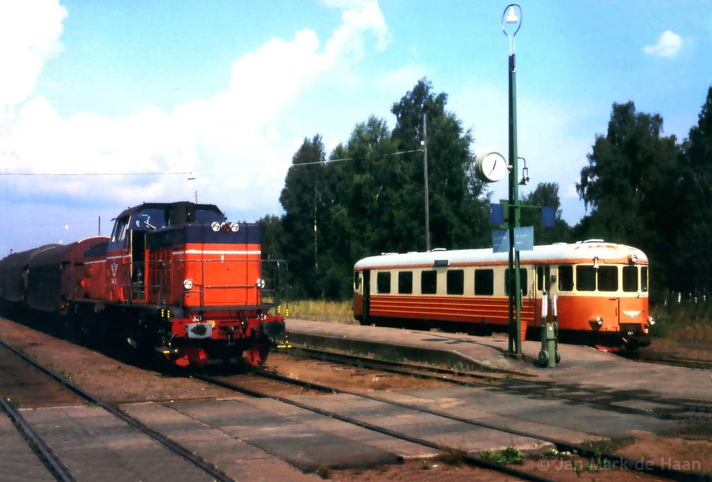 d-T44-321-Ybo5p-897-Hultsfred-23-8-1997-AankVanRottne-t10981.jpg