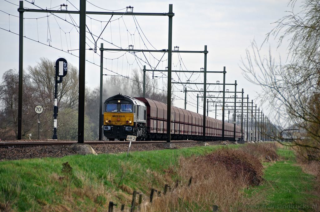 d-class66_MRCE_513-10_RTB_Veenendaal_2013-04-16_1352_01.jpg