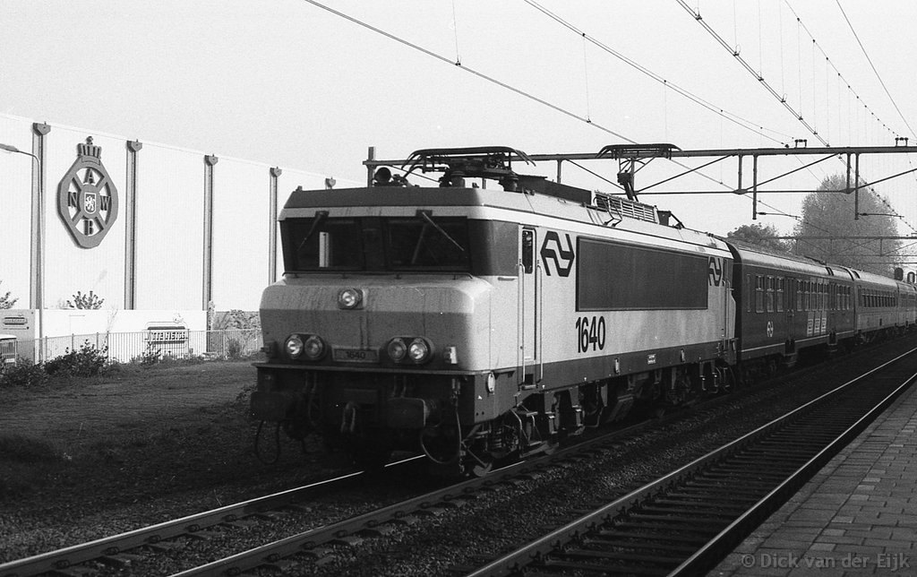 el-1640-voorschoten-intercity-rivlissingen-blauwePlanW-1983.jpg