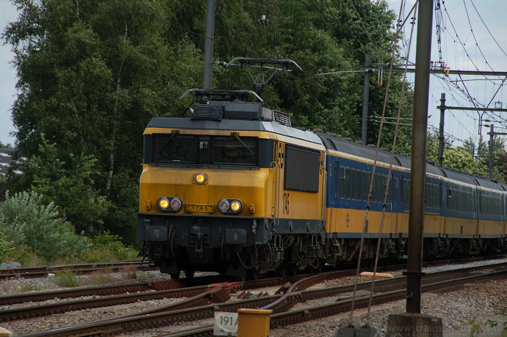 el-1745_Tilburg_2009-07-15.jpg