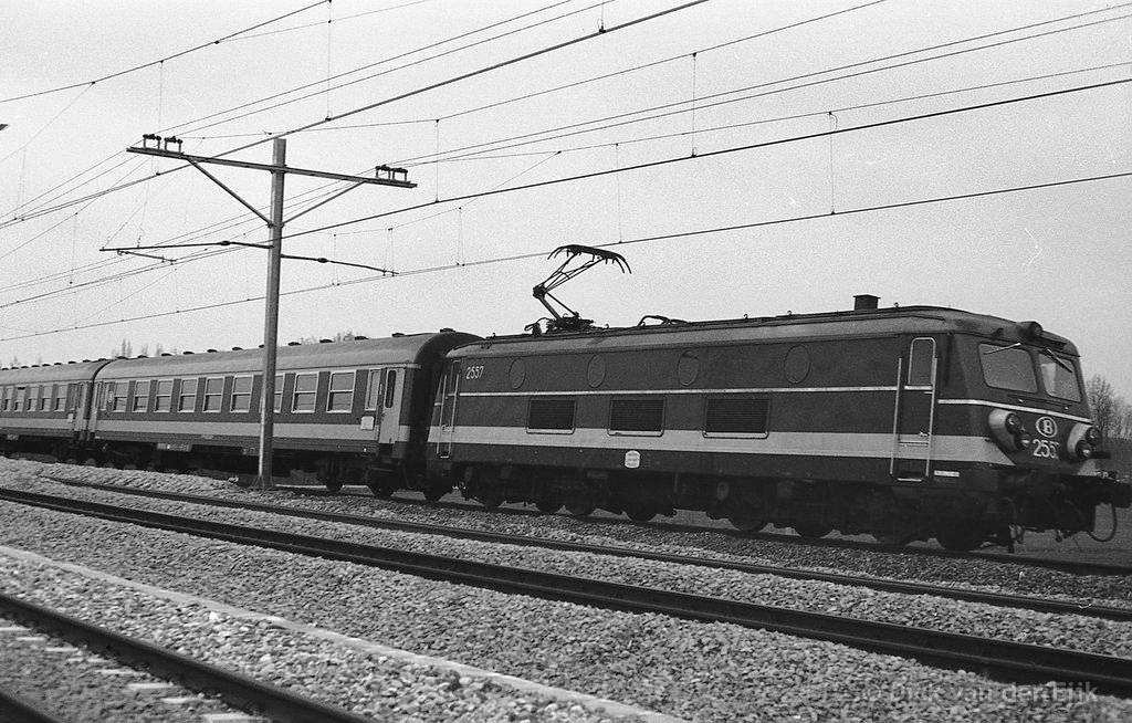 el-NMBS-2257-Duwloc-riBrussel-Leiden-1979.jpg