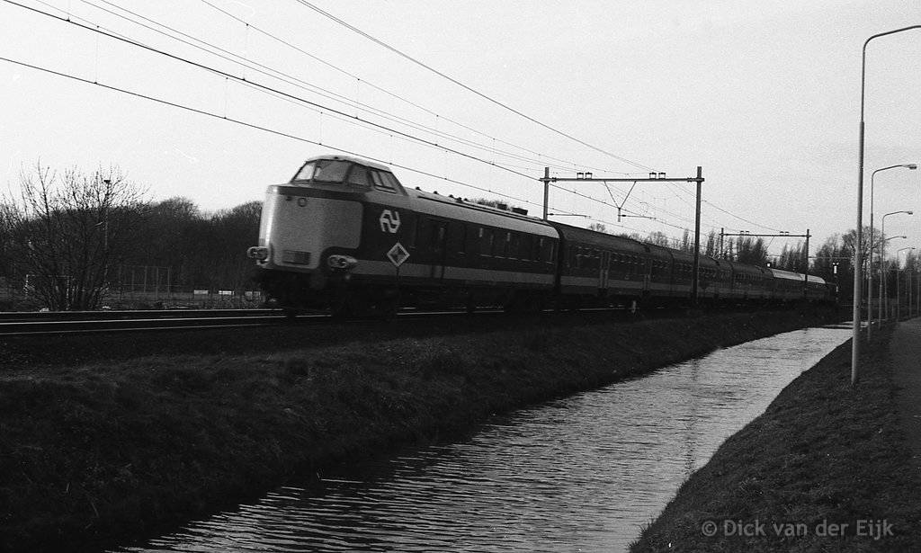 el-benelux-TrekDuwStuurstandAchterop-Rijswijk-1983.jpg