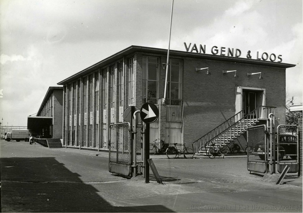 empl-Leeuwarden_goederenloods_VGeL_21-5-1958_168353.jpg