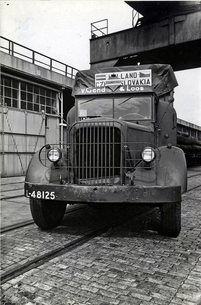 empl-Rotterdam_Thomsen_Lekhaven_VGeL_voor_Tsjechosloakije_1945_02_168337.jpg