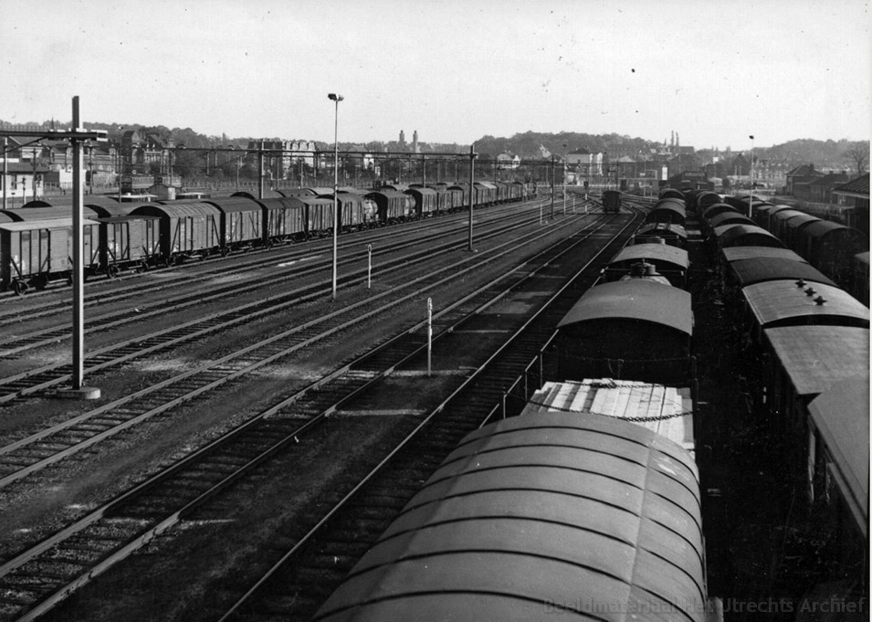 empl-Venlo_emplacement_met_goederentreinen_1-11-1962_155152.jpg