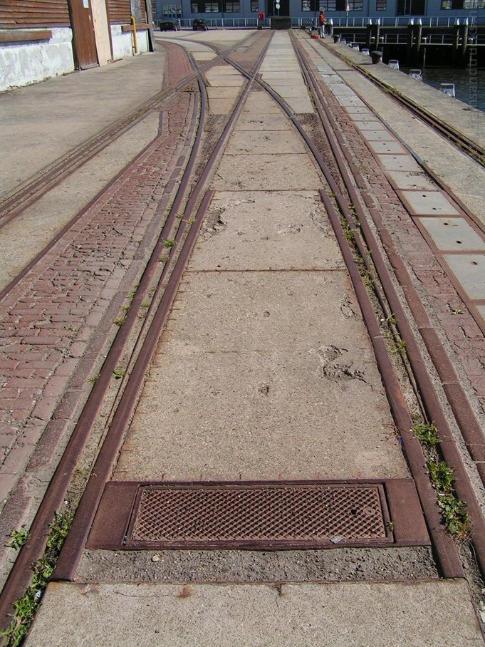 empl-delfzijl083-10-09-04.jpg