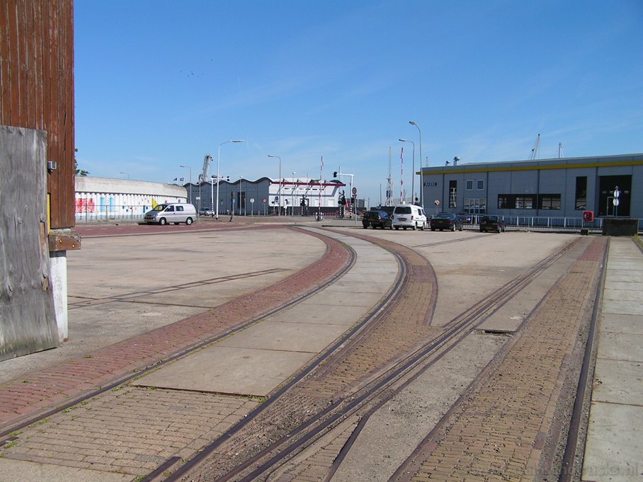 empl-delfzijl084-10-09-04.jpg