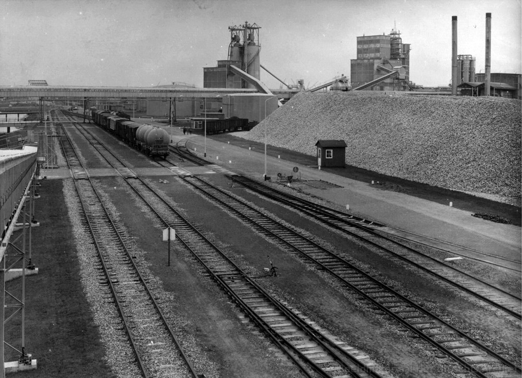 empl-rotterdam_Botlek_haven_1955_156802.jpg