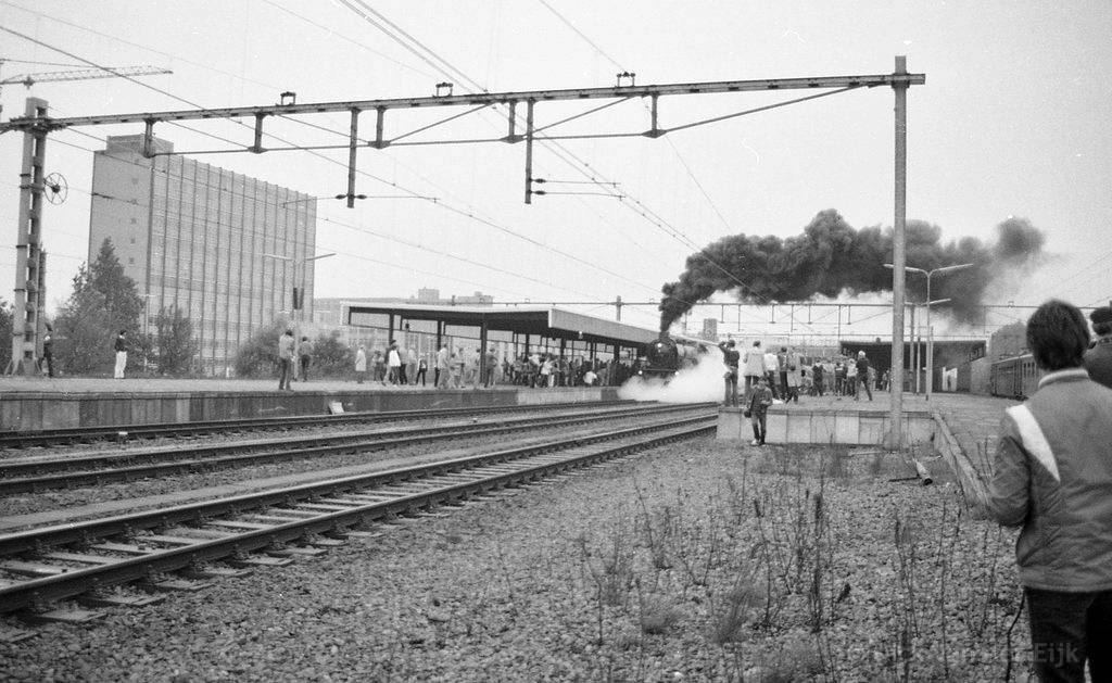 st-41105-SSN-Oliegestookt-Leiden-1981.jpg