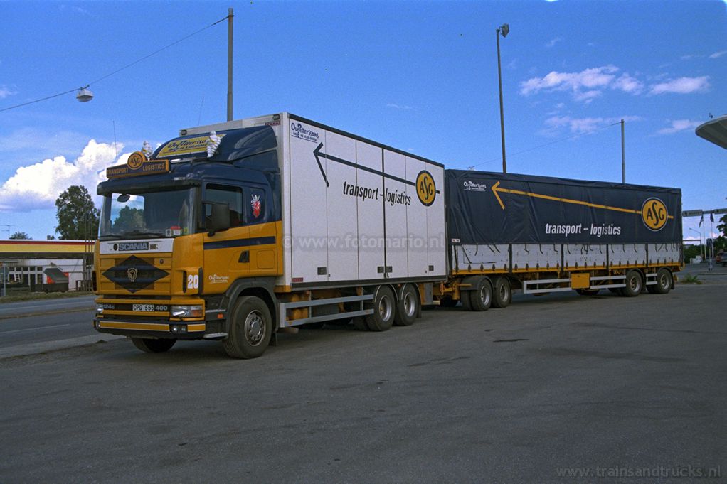 ASG-Scania-124G-OveP-Orebro-1997-07.jpg