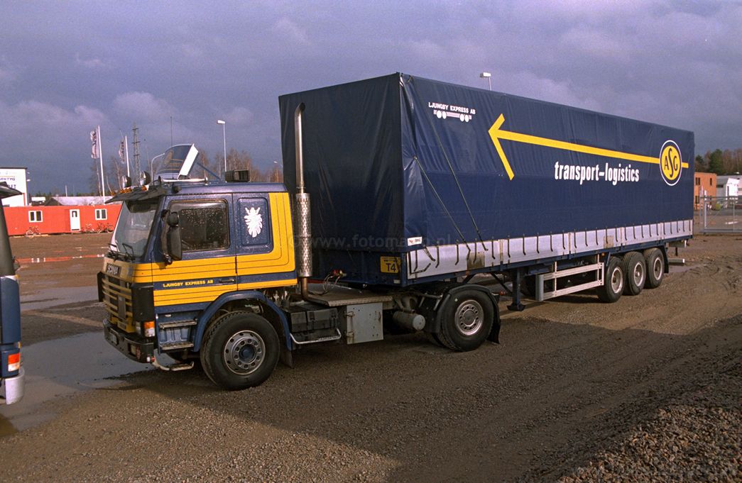 ASG-Scania-NB-LjungbyExpress-Vaxjo-1996-11.jpg